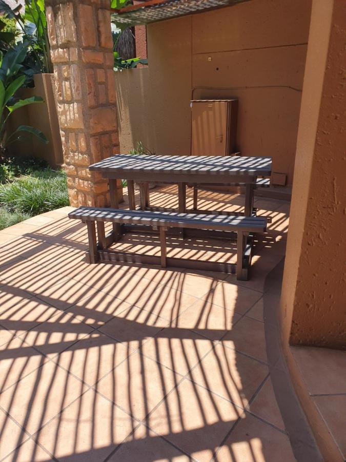 Merry Monte Casino Lodge House In Fourways Сандтън Екстериор снимка